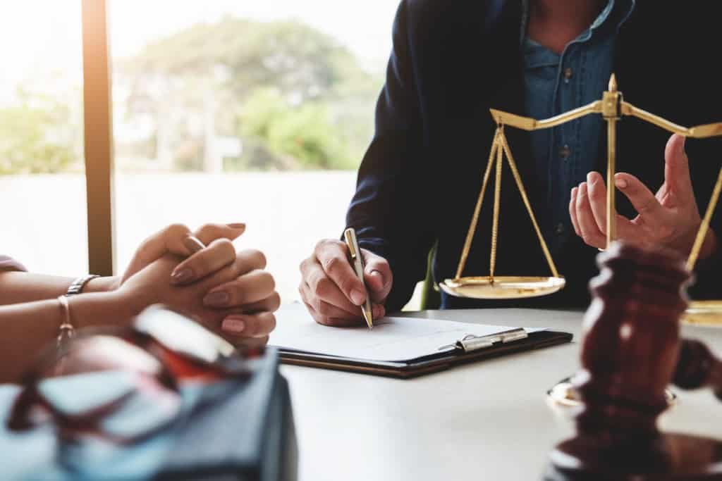 Court Applications vs. Mediation: A Less Stressful Path with EH Mediation Newton Abbot